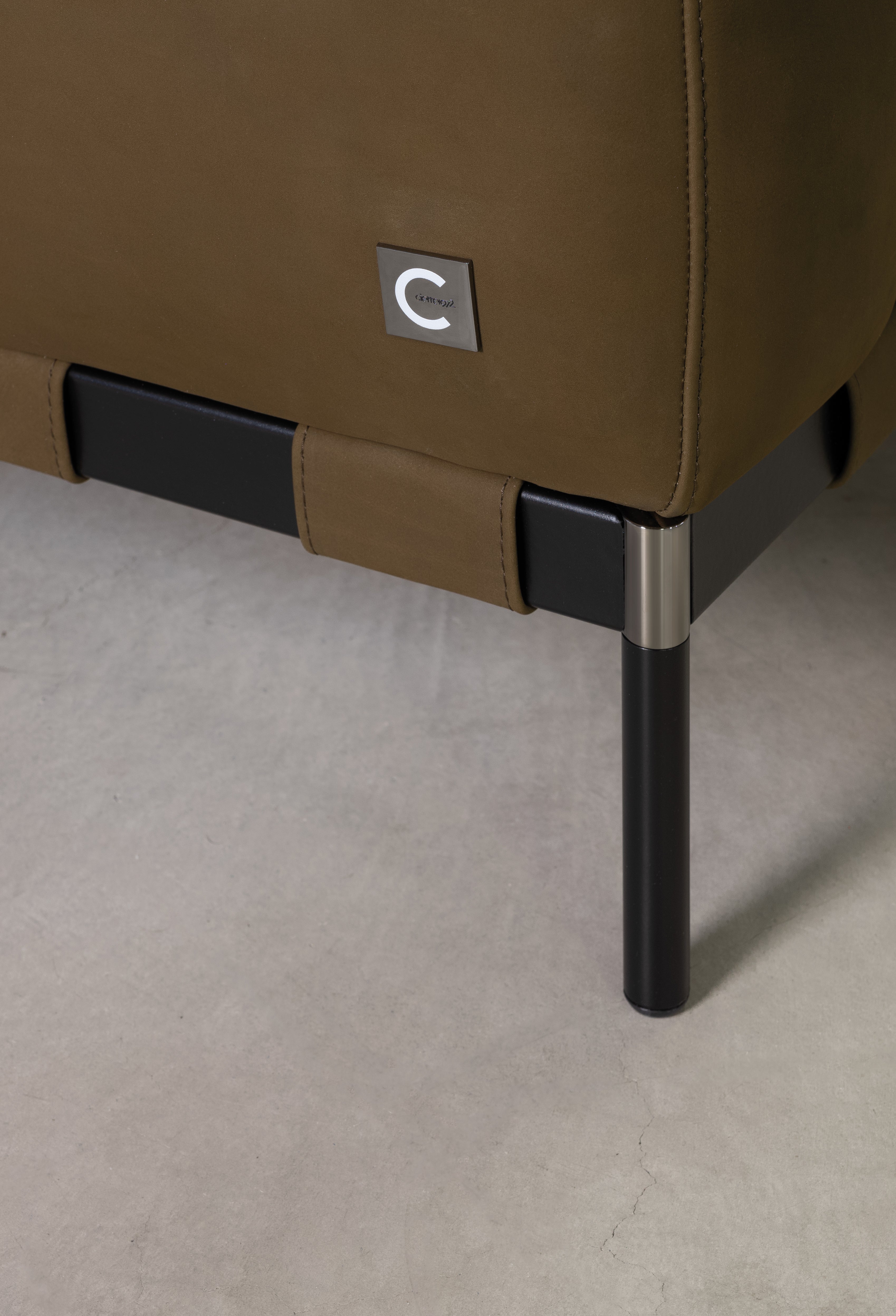 Divano Modulare Oscar: L'Espressione del Comfort Contemporaneo