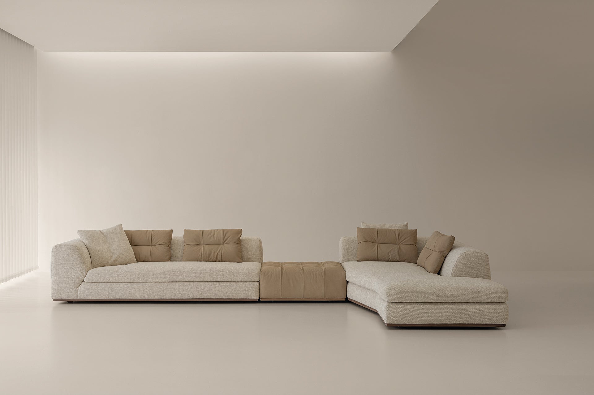 Composizione modulare del divano Montgomery di Cierre1972 in tessuto bianco e pelle