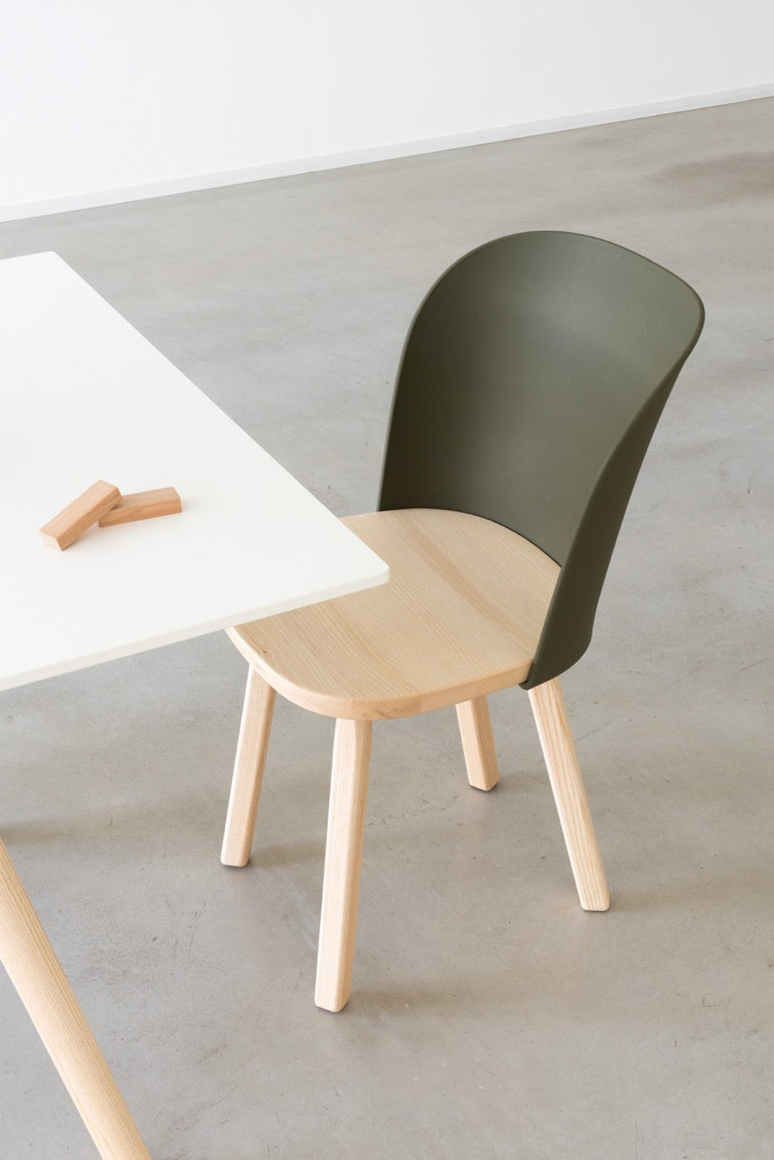 Sedia Alpina Magis: tradizione e innovazione sostenibile