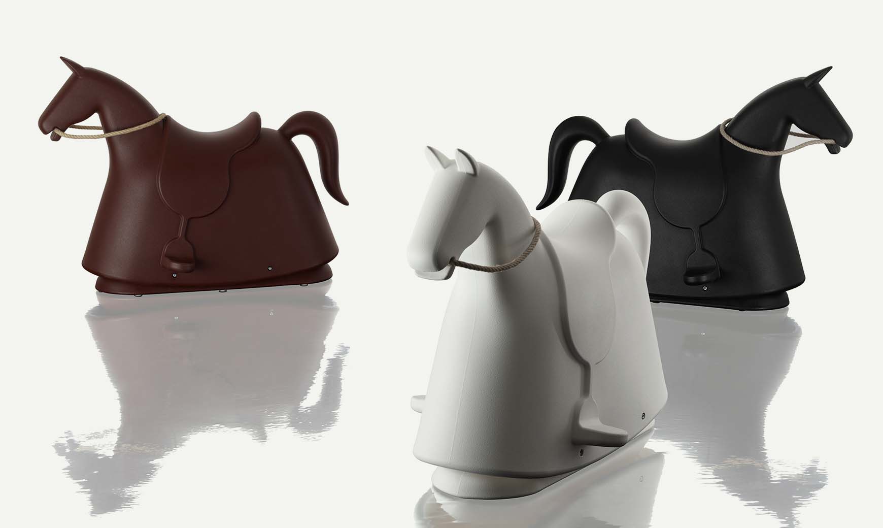 Rocky cavallo a dondolo