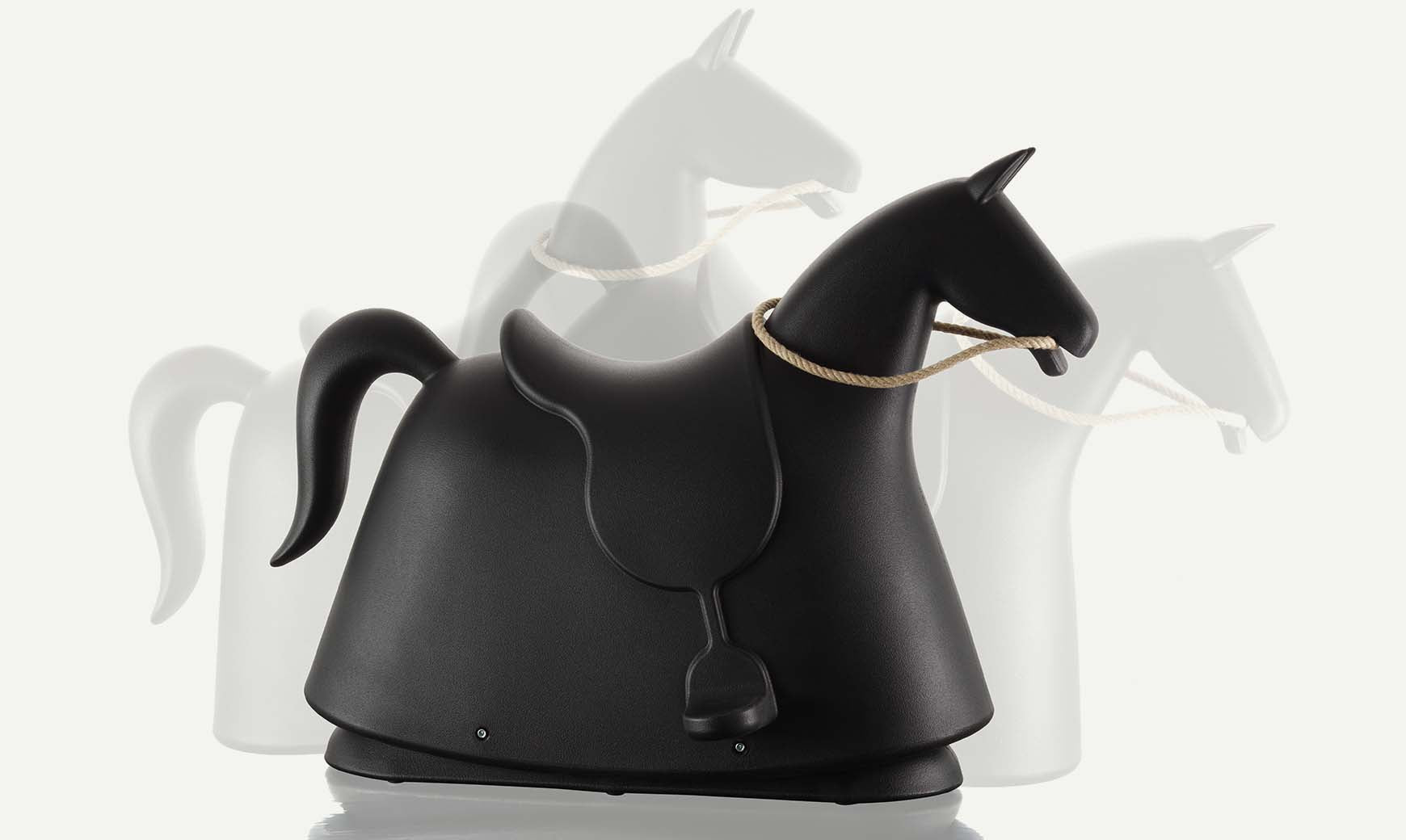 Rocky cavallo a dondolo