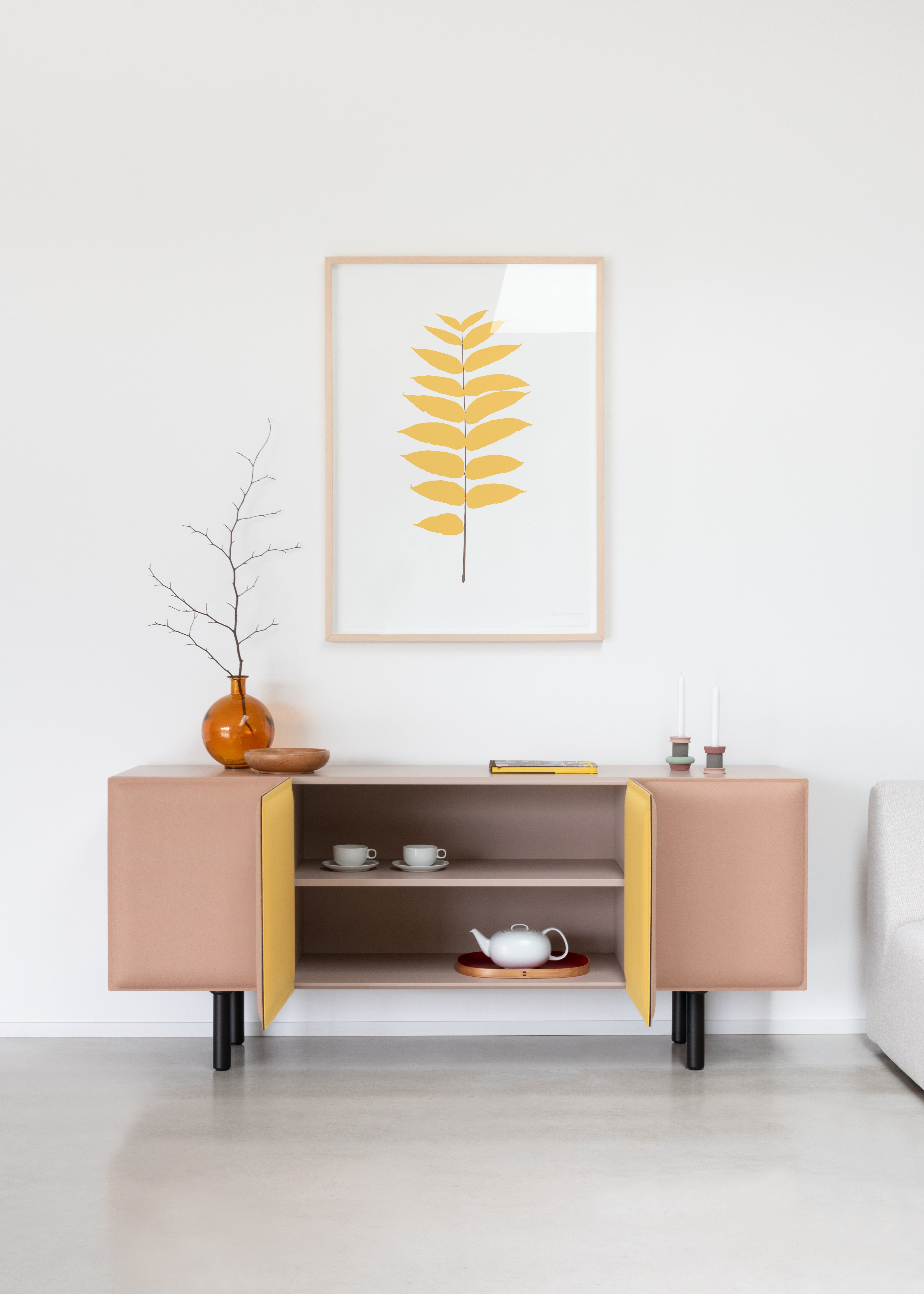 Tacito: il mobile contenitore minimalista e innovativo