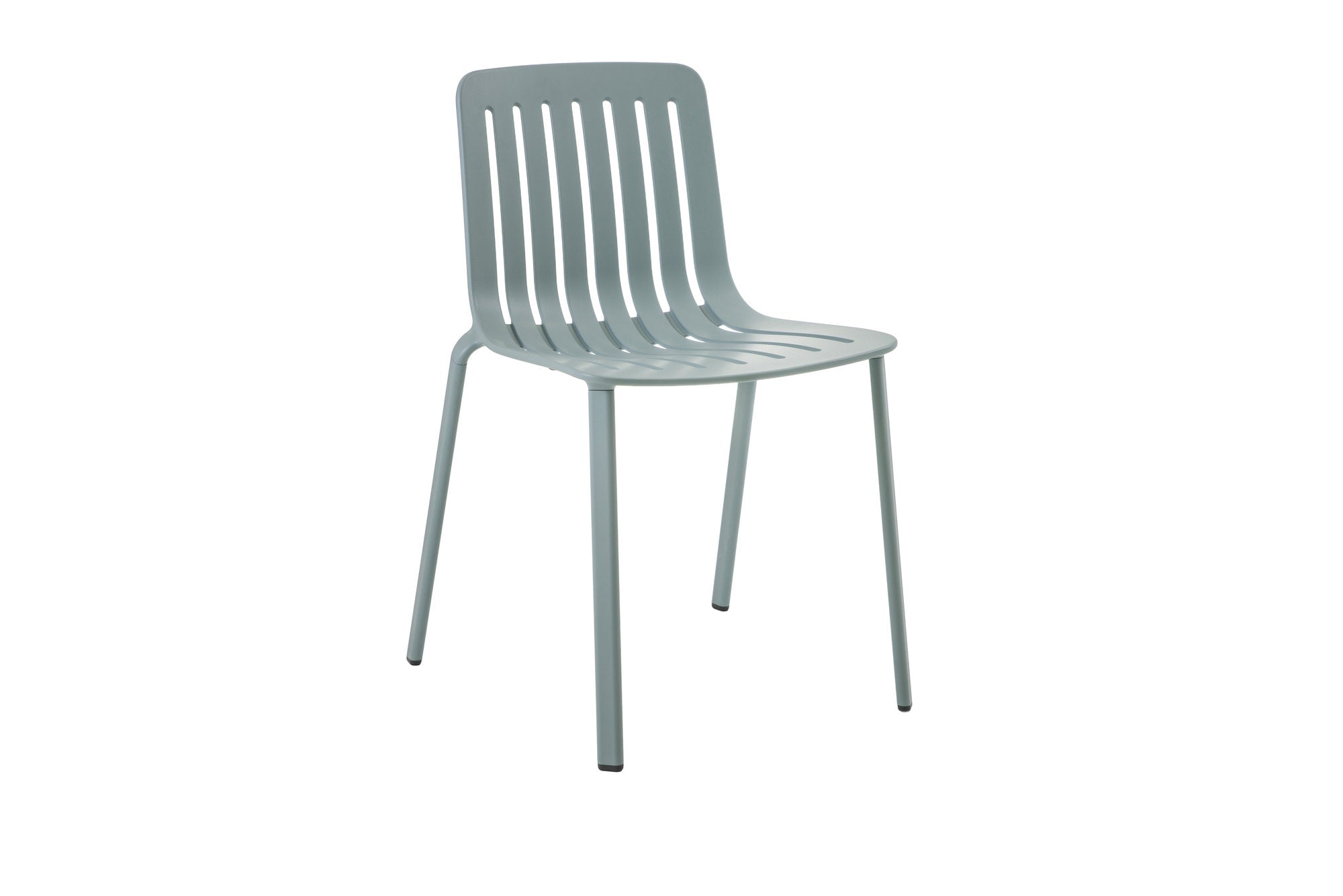 Sedia Plato Magis azzurra alluminio impilabile design Jasper Morrison vista laterale uso contract