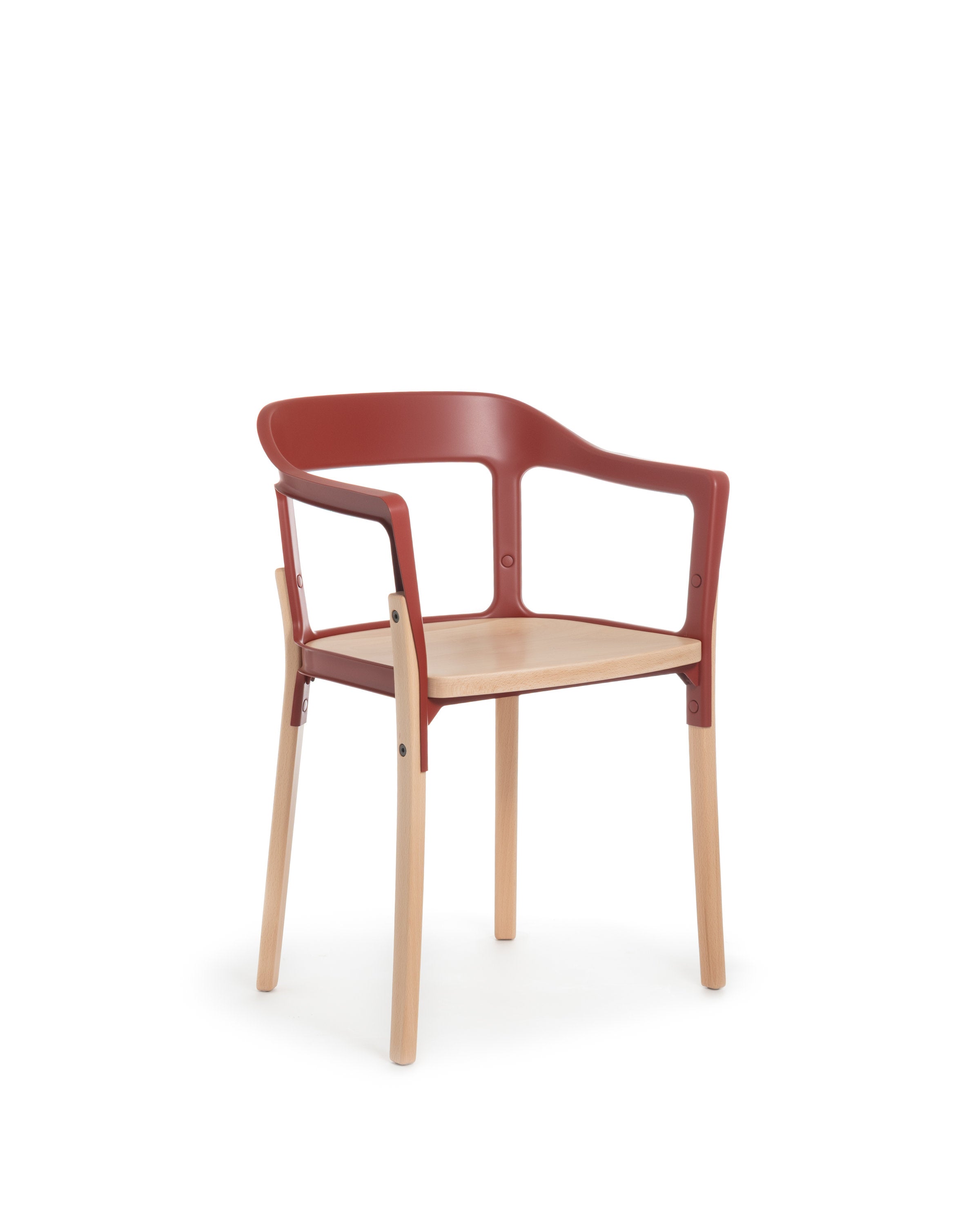 Sedia Steelwood Magis rossa e faggio, design Bouroullec, vista angolata