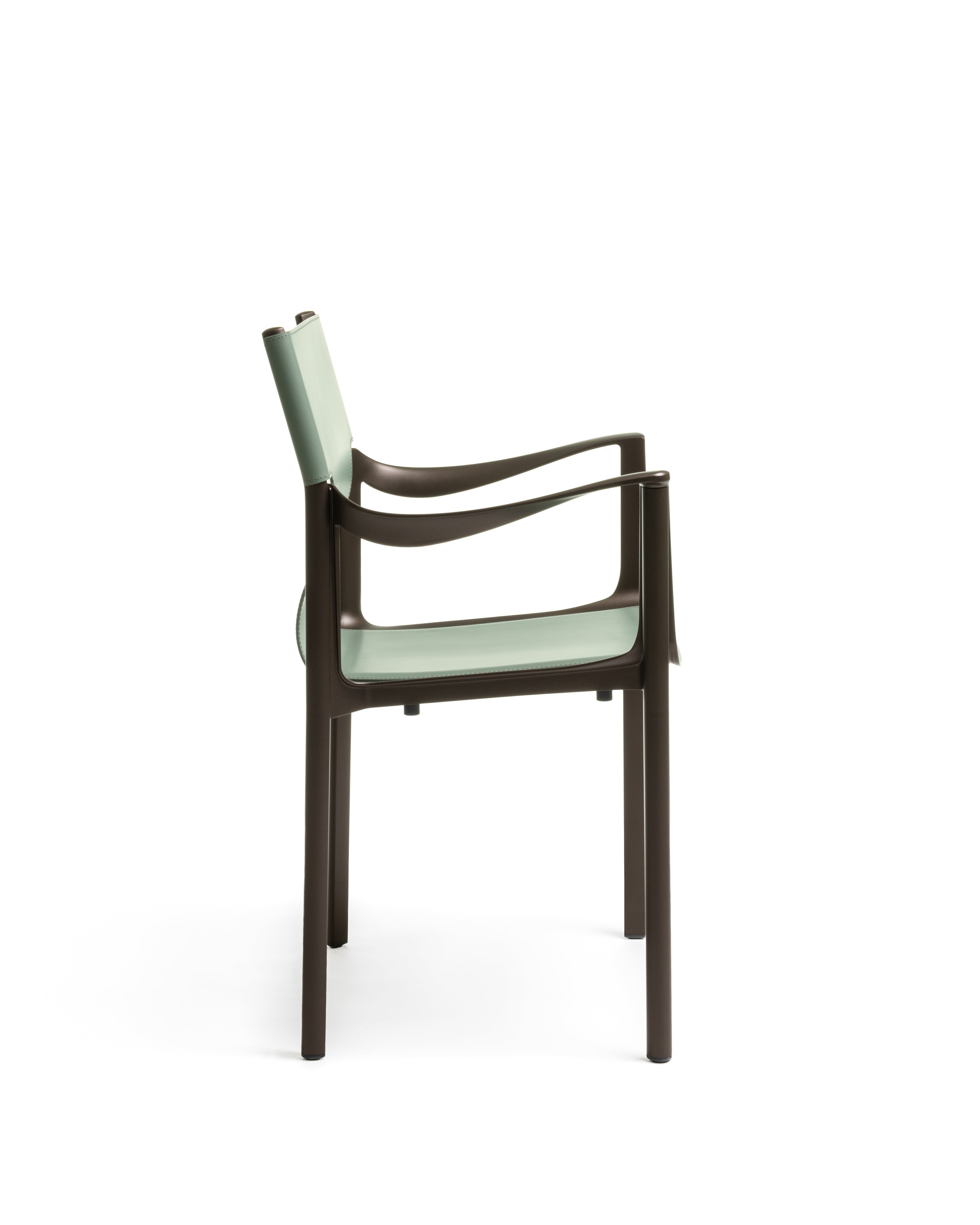 Venice di Magis: l'Alluminio Incontra la Pelle