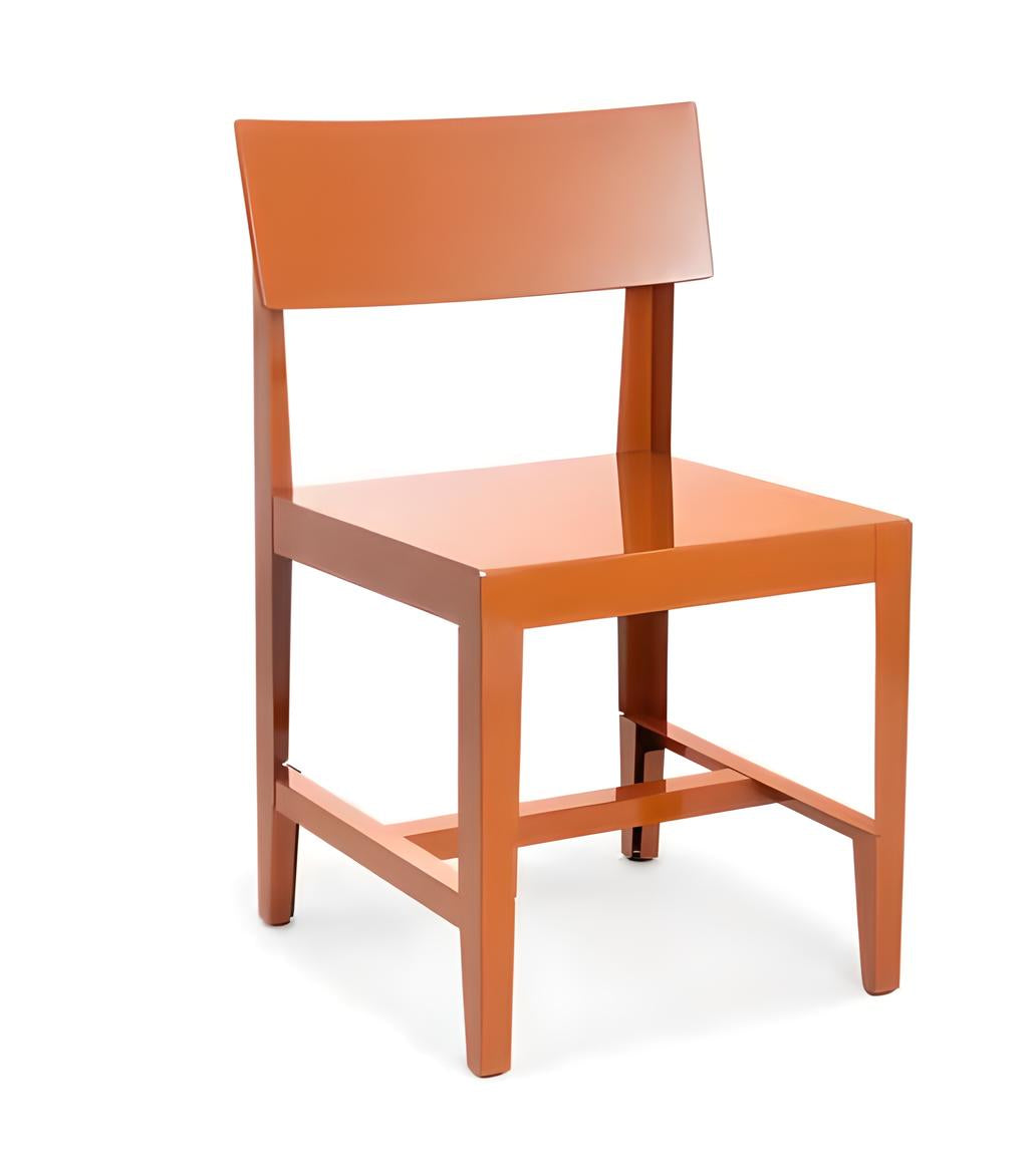 Sedia Bishop in acciaio laccato lucido arancione, design di Konstantin Grcic per Magis, fotografata di tre quarti su sfondo bianco.