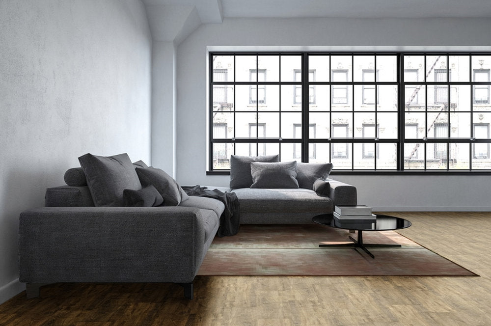 Pavimento SPC Skema StarK colore Roma in soggiorno moderno, finitura marrone e avorio