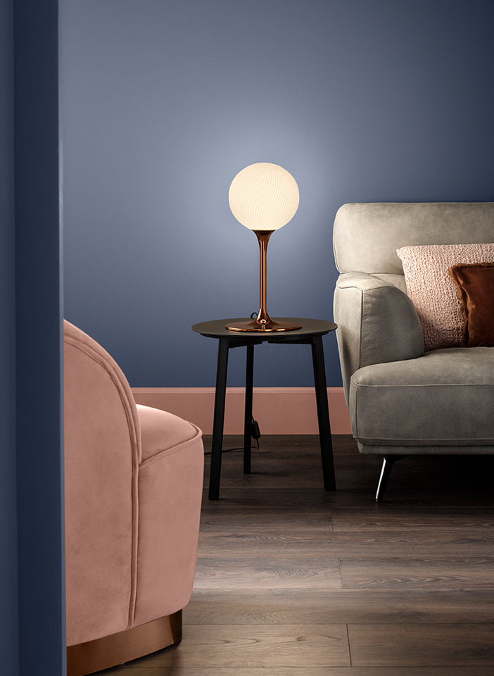 Tee Indoor by Masiero: La Lampada da Tavolo che Disegna la Luce