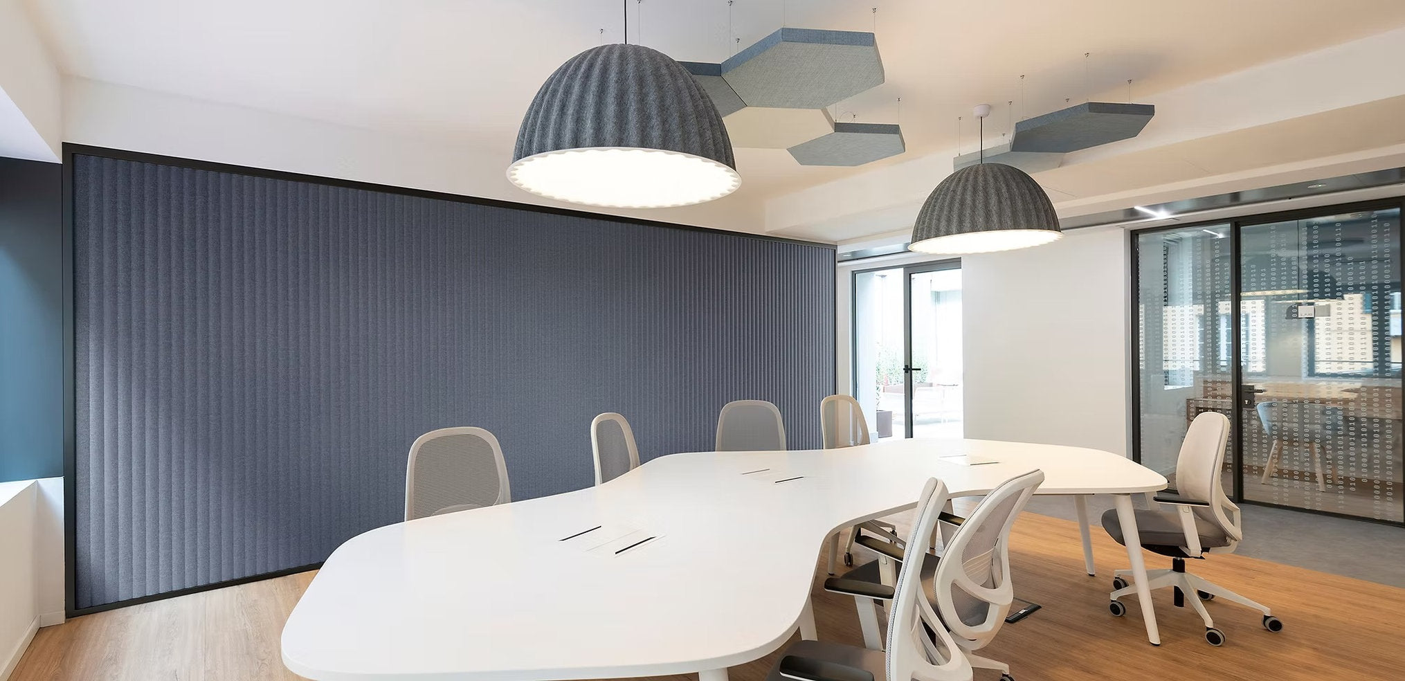 Pannelli fonoassorbenti Rigatone cannettato sala riunioni correzione riverbero Atlantico Milano