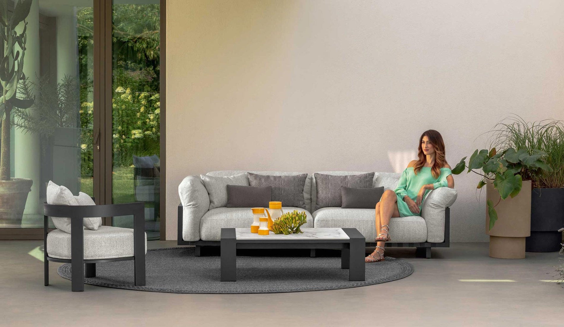 Divano 3 posti outdoor Talenti Argo Alu con poltrona per zona lounge esterna residenziale e contract