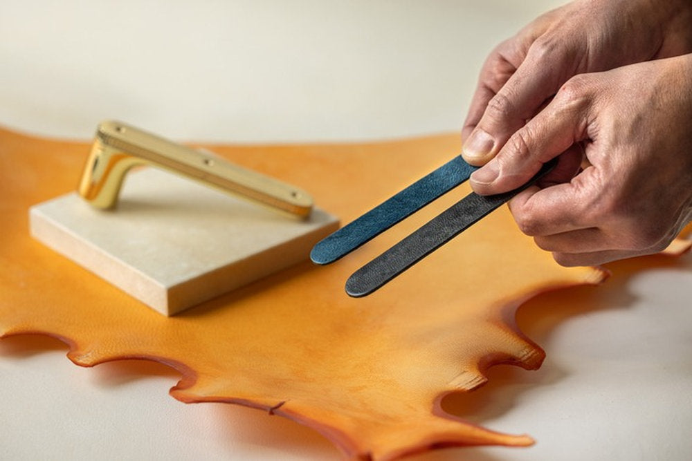 Selezione di inserti in pergamena blu e grigia per maniglia Krone Sartorial Salice Paolo