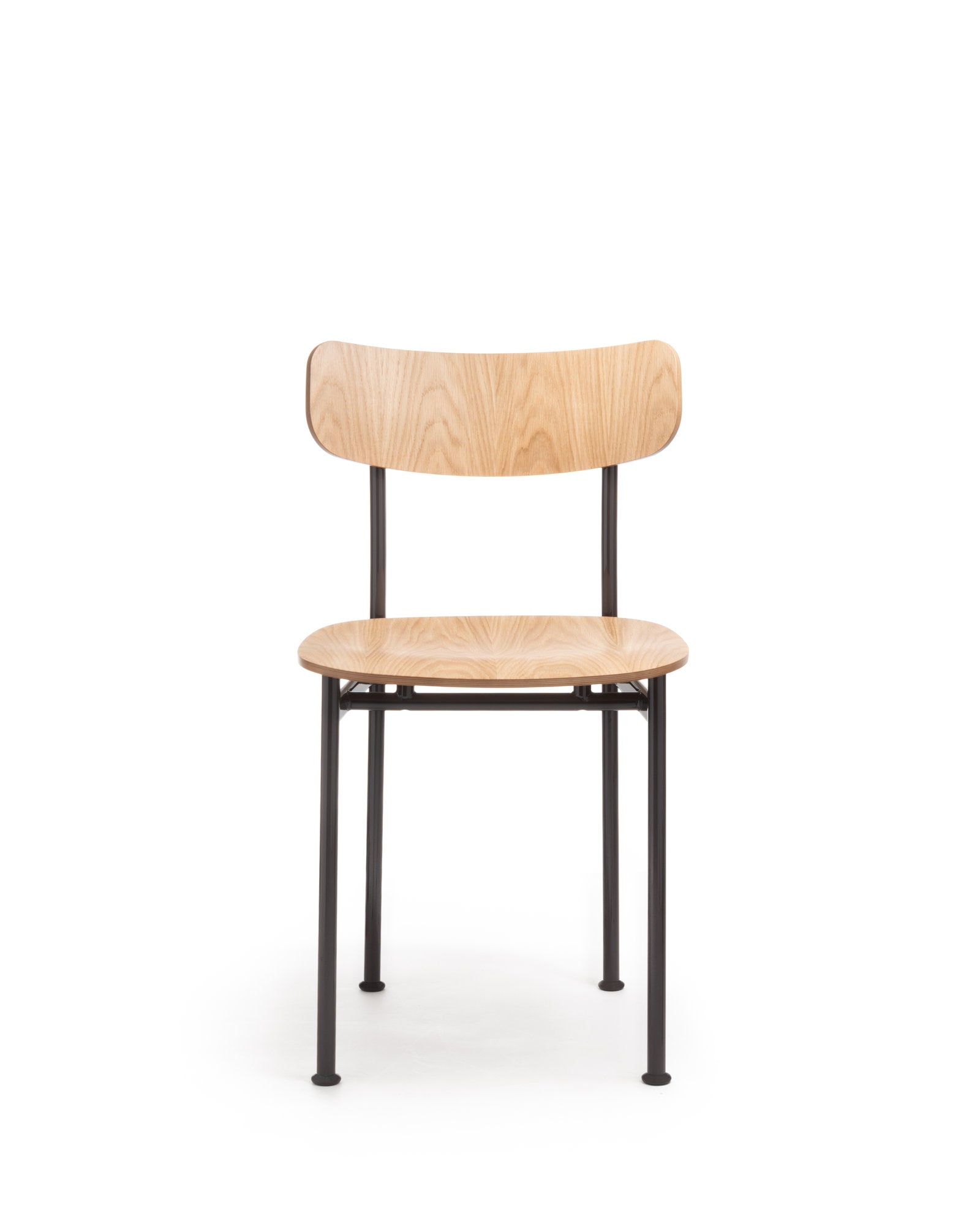 Sedia Motta Magis, Jasper Morrison, rovere naturale, struttura in acciaio nero, vista frontale.