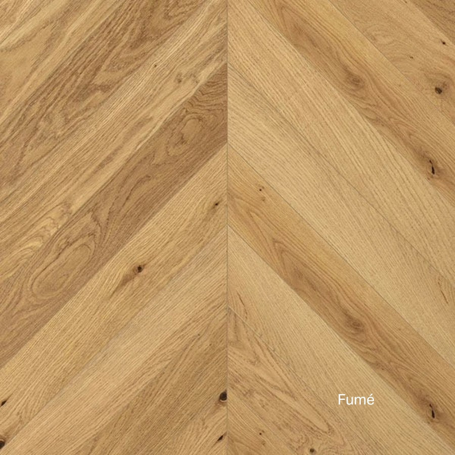 Dettaglio parquet Woodco Star spina 45°, finitura Fumé, rovere europeo a chevron