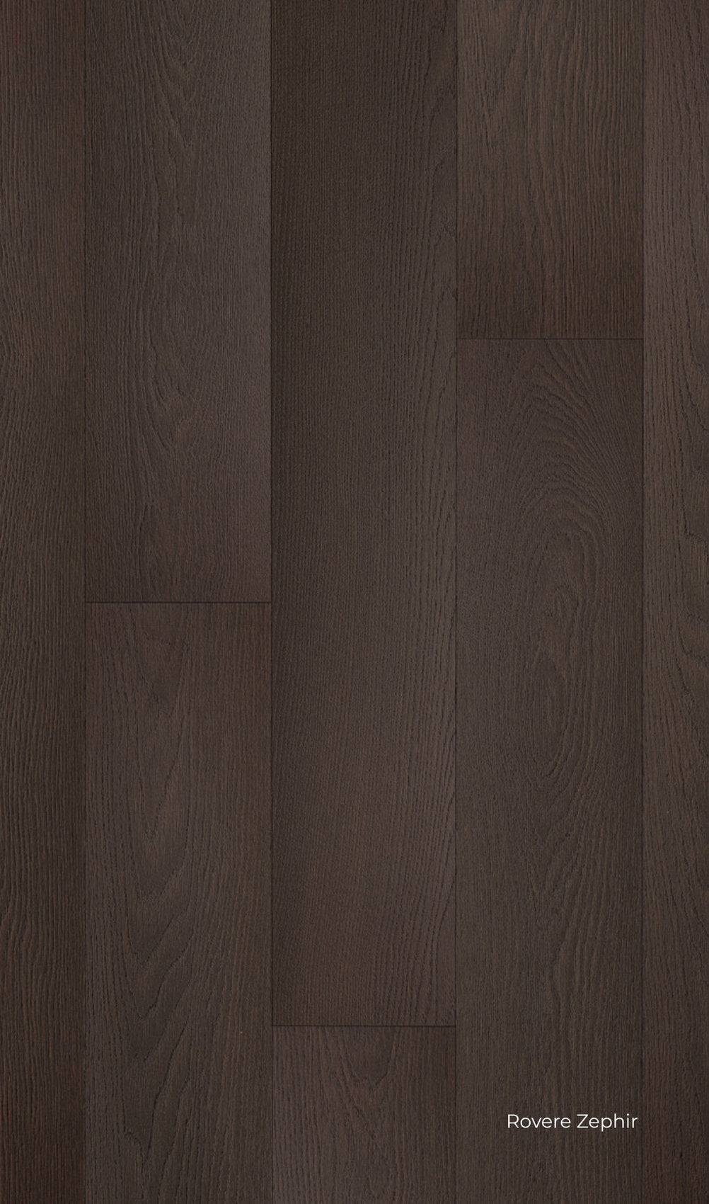 Rovere Zephir, pavimento in laminato Skema effetto legno scuro con venature tabacco e base bruno profondo