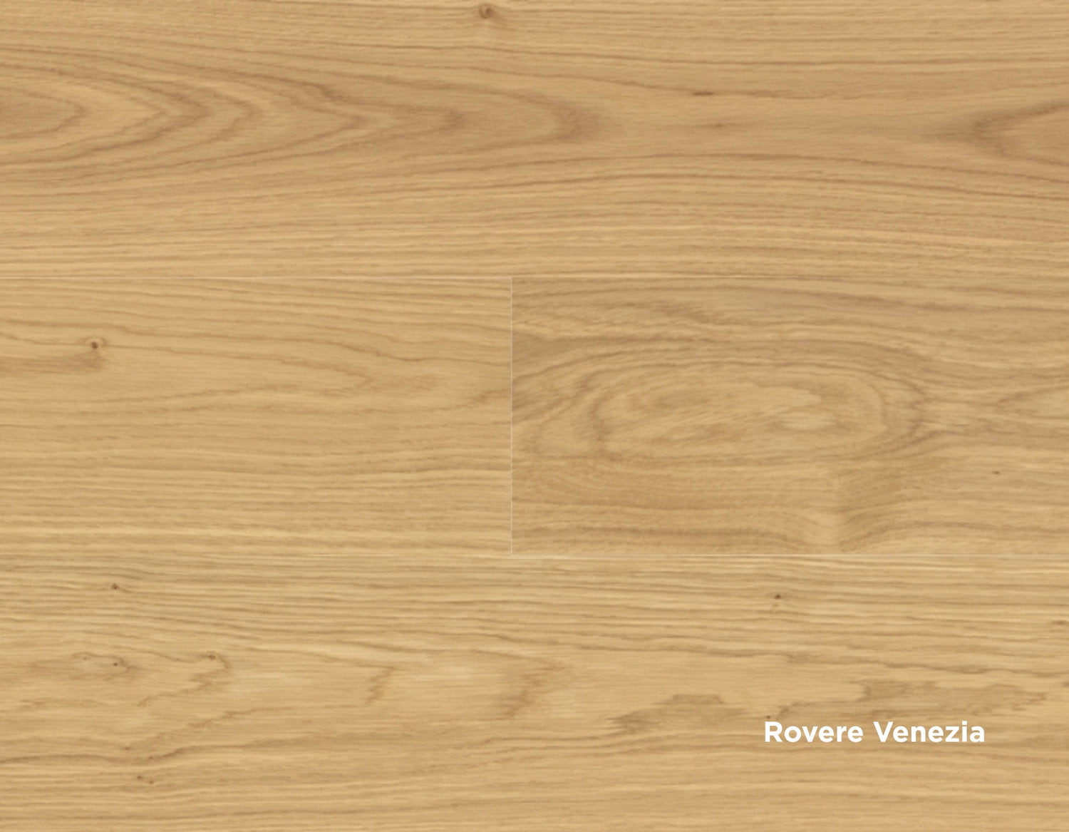 Pavimento in Rovere Venezia della collezione Palladio 152 – doga con fibra regolare, nodi contenuti e colorazione chiara e dorata