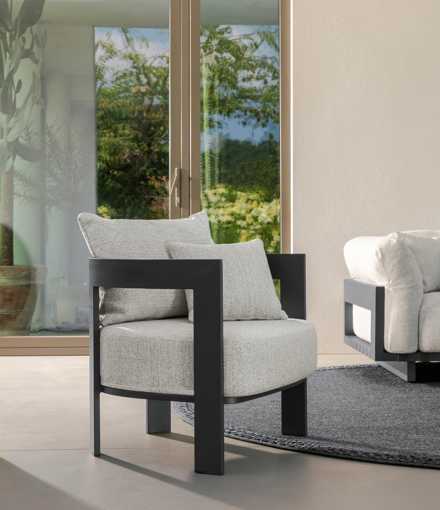 Poltrona outdoor Argo Alu Talenti in alluminio con seduta imbottita in tessuto