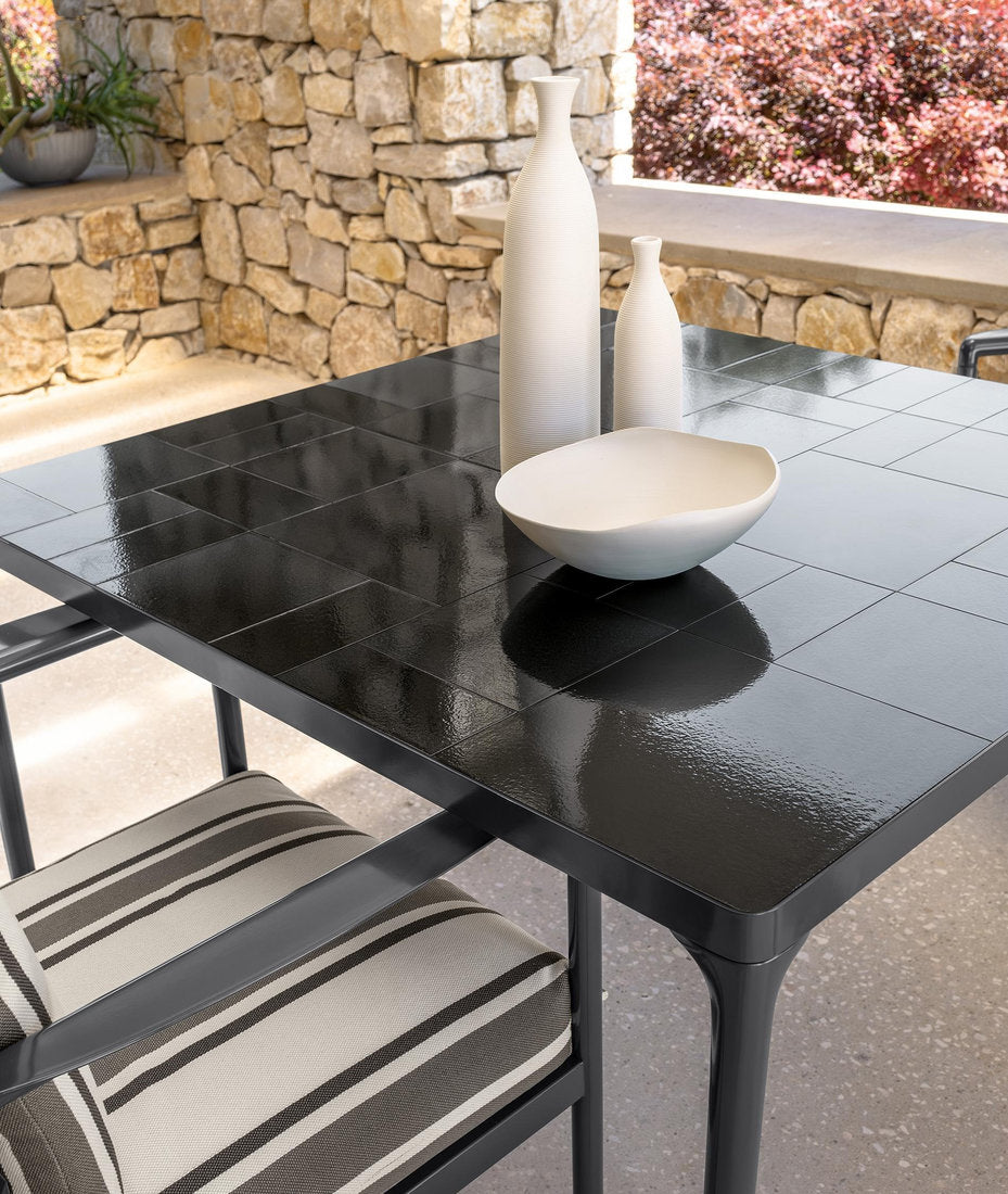 Tavolo quadrato da esterno Nalu Talenti con piano in gres nero per dining outdoor