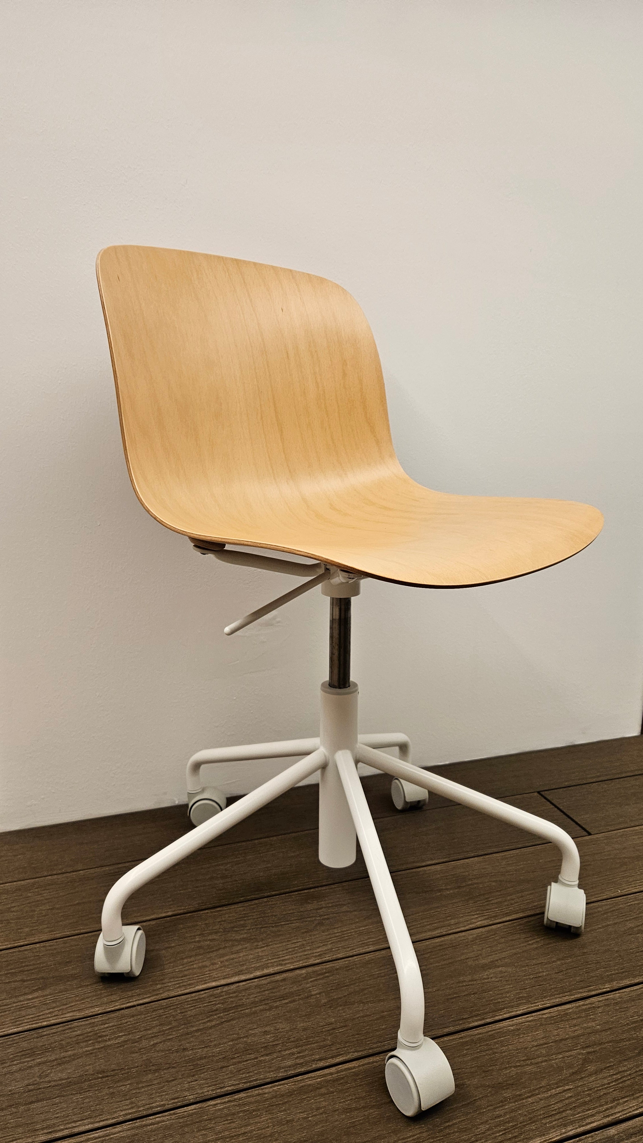 Troy sedia girevole ufficio - Magis - € 366,00