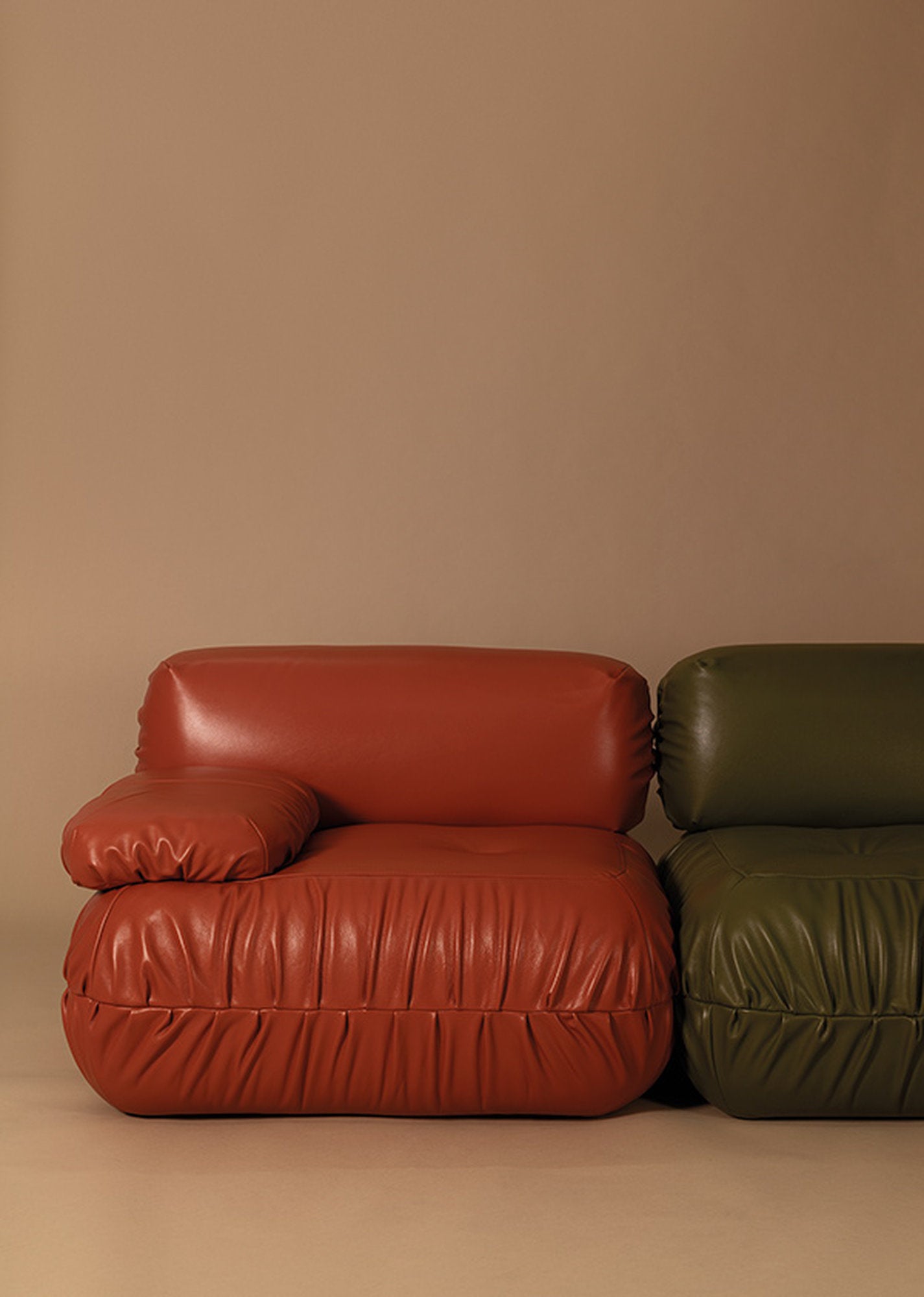 Divano modulare Option di Cierre 1972 in pelle rossa e pelle verde militare