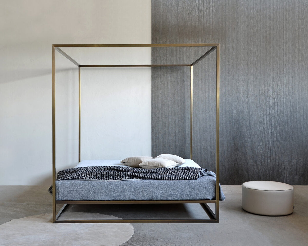 letto in ottone baldacchino design