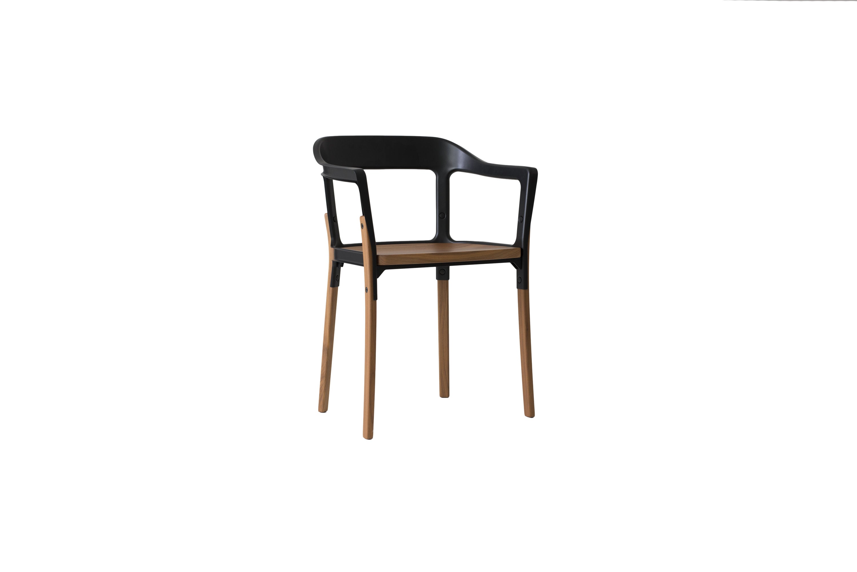 Sedia Steelwood Magis nera e noce canaletto, seduta con braccioli, vista laterale
