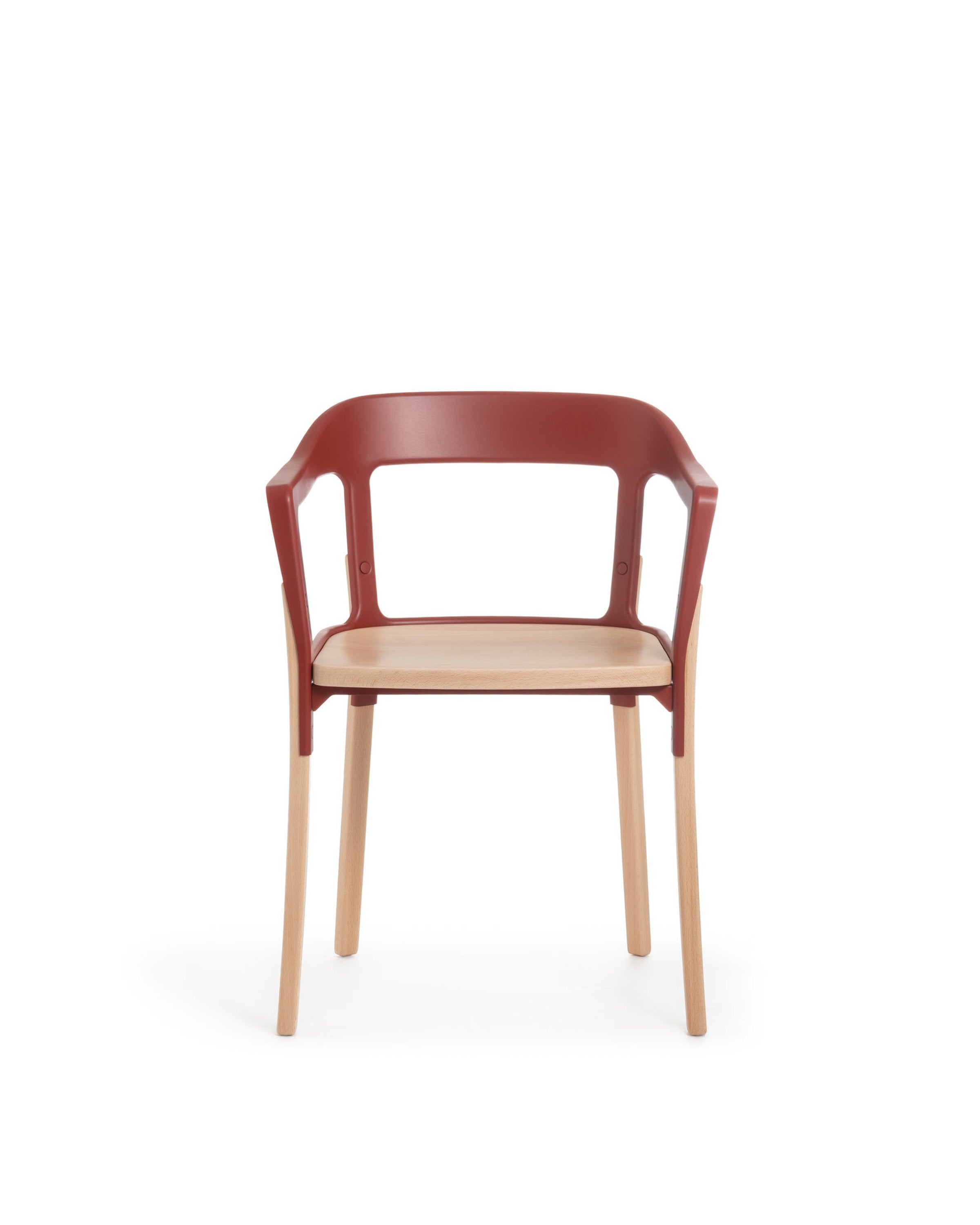 Sedia Steelwood Magis rossa e faggio vista frontale, seduta con braccioli