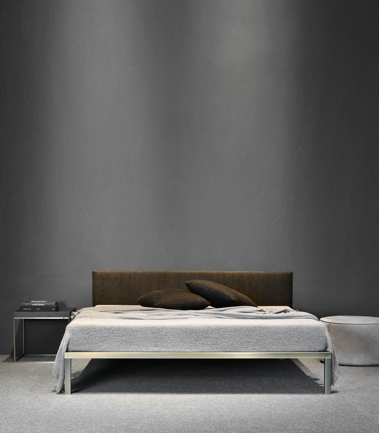 Testata X One Space: elegante pannello imbottito per letto X One