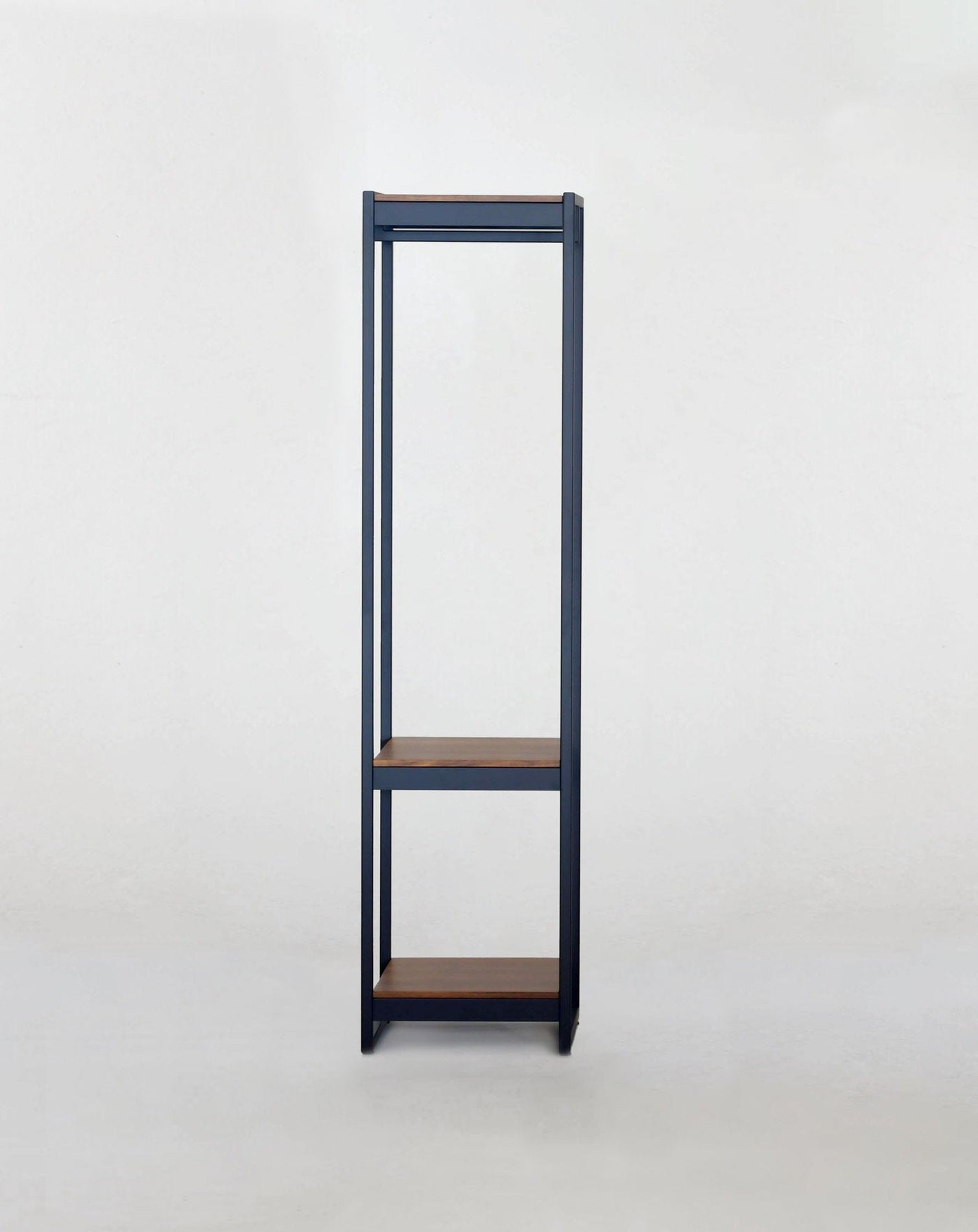 Appendiabiti Vestia Small xam acciaio verniciato blu due ripiani top legno faggio design modulare Milano