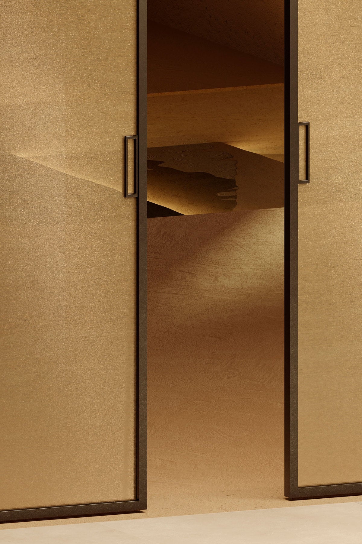 Porta scorrevole in vetro Bellagio Viva Porte, apertura centrale con telaio in alluminio