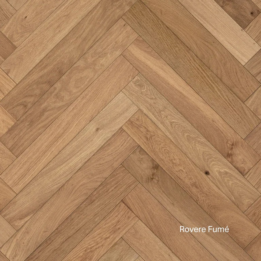 Parquet rovere spina italiana Woodco HER Fumé, dettaglio superficie e tono caldo scuro
