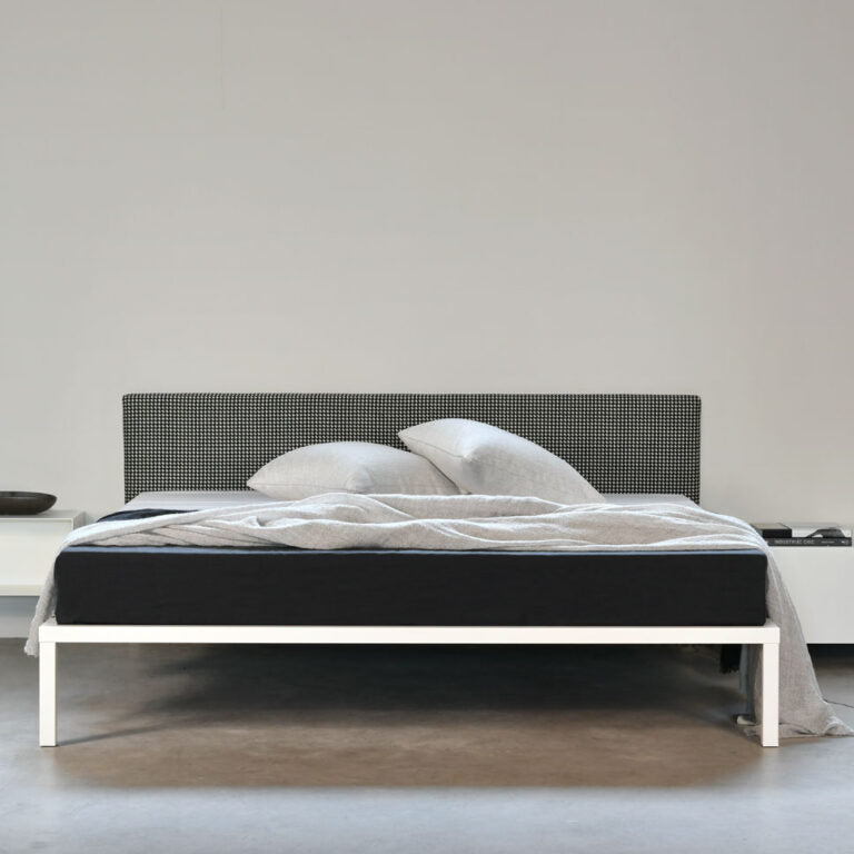 Testata X One Space: elegante pannello imbottito per letto X One