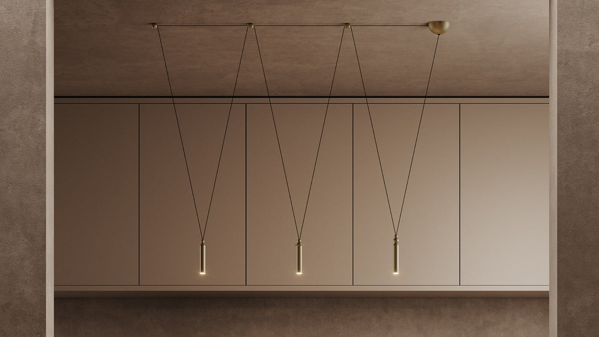 Lampada a sospensione lineare Serica Dot Masiero a tre luci con cavi disposti a zig zag
