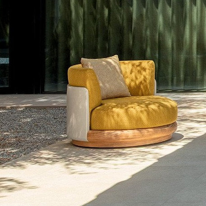 Poltrona living outdoor Itaca Talenti con base in Accoya e tessuto Sunflower per spazi esterni di design